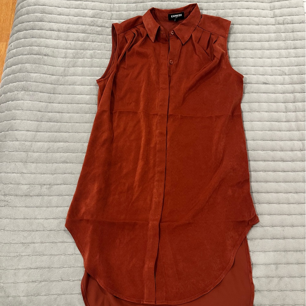 Women’s Express Sleeveless Tunic Top
